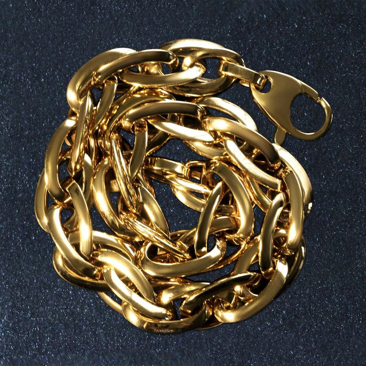 Polished links intricately entwine and form a double oval chain on this gorgeous bracelet made of 14k yellow gold, this beauty measures 7 3/4 inches and comes with a lobster clasp.Product Details: Bracelet Information : Metal : 14K Yellow Gold Chain Type : Singapore Clasp : Lobster Clasp Width : 0.28 in Approximate Weight: Size Weight 7.75'' 7 grams Luxury Oval Link Metal Chain Bracelet, Luxury Oval Metal Chain Bracelet, Luxury Hallmarked Yellow Gold Chain Bracelet, Luxury Chain Bracelet With Lobster Clasp And Oval Link, Men Shoes Formal, Link Chain Bracelet, Silver Jewelry Necklace, Zircon Jewelry, Sneaker Jewelry