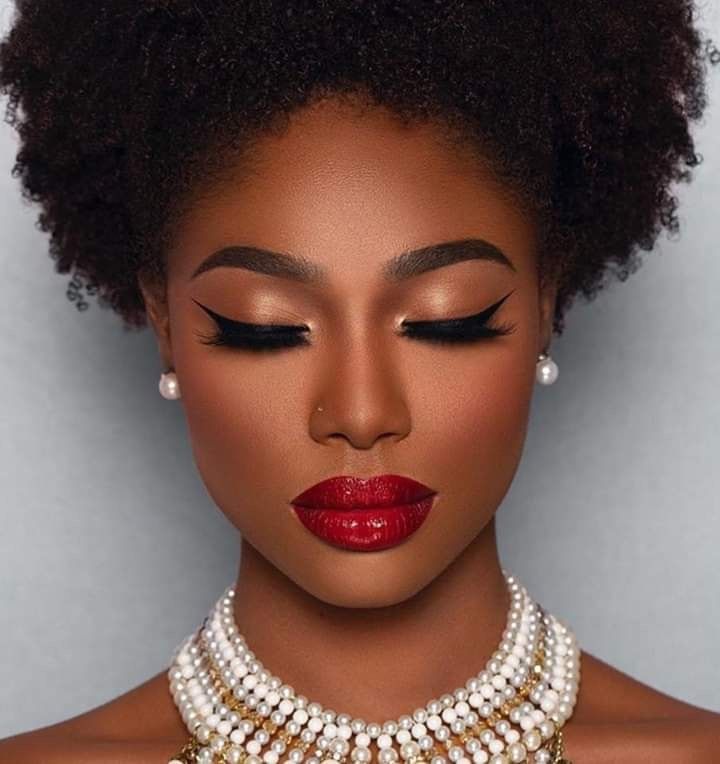 Black Wedding Makeup, Red Lips Makeup Look, Red Lipstick Makeup, Gold Eye Makeup, Makeup For Black Skin, Red Lip Makeup, Brown Skin Makeup, Black Women Makeup, Women Photography