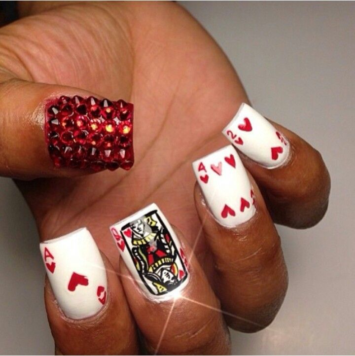 Queen Of Hearts Card, Diva Nails, Nail Design Inspiration, Short Acrylic Nails Designs, Artificial Nails, Queen Of Hearts, Square Nails, Short Acrylic Nails, Nail Trends