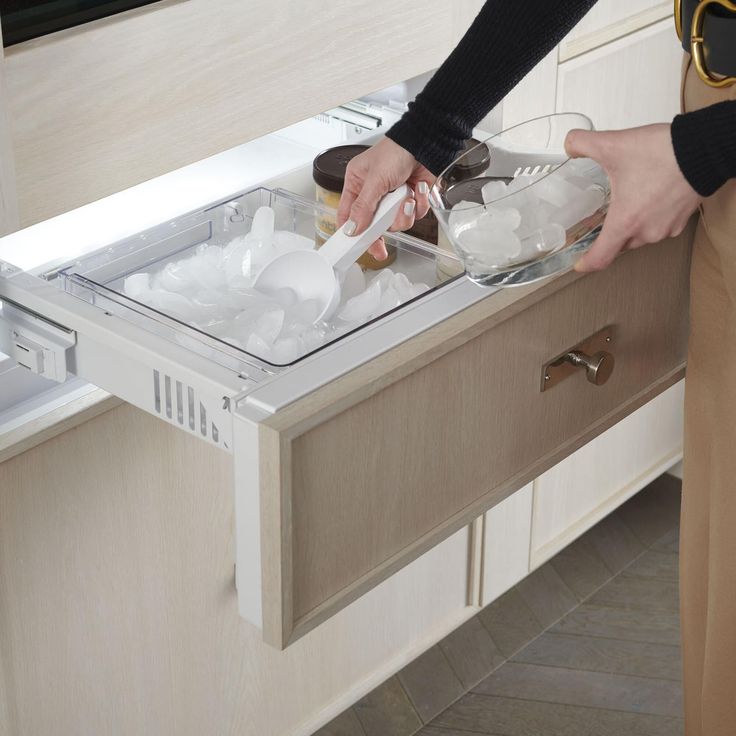 This 30 Inch Built-In Wine Refrigerator offers an integrated design that allows the refrigerator to be installed flush with adjacent cabinetry and allows personalization with cabinet-compatible panels and custom handles. The convertible drawer with independent temperature controls can be used to store fresh food, frozen foods, wine or beverages. Two-zone upper compartment Statement and Minimalist collection refrigerator handles (sold separately) Convertible lower drawer HFC-free Refrigerator Fre True Refrigerator Kitchens, Dishes Cupboard, Walk In Refrigerator Home, Hidden Refrigerator, Built In Wine Refrigerator, Refrigerator Handles, Integrated Refrigerator, Glass Door Refrigerator, Built In Wine Cooler