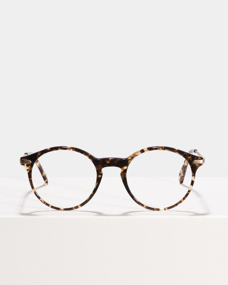 Cute Glasses Frames, Glasses Frames Trendy, Glass Wear, Glasses Inspiration, Red Glasses, Cute Glasses, Oval Face, Prescription Glasses Online, Dresses Indian