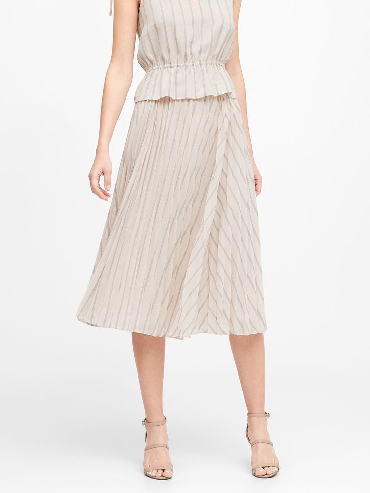 The perfect piece to wake up your wardrobe, this midi skirt has intricate knife pleats that radiate out from the waistband.  Plus, it's made with our customer-favorite Soft Satin fabric that's also easy to care for.  Side zip.  Fully lined.  High wai La Banana, Knife Pleats, Midi Length Skirts, Pleated Midi Skirt, Women Skirts Midi, Cream White, Satin Fabric, Skirt Length, Midi Length