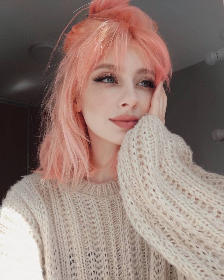 (IG: vanjajagnic) Champagne Blond, Pink Hair Streaks, Pink Hair Highlights, Rose Pink Hair, Bright Pink Hair, Pink Ombre Hair, Light Pink Hair, Hot Pink Hair, Arctic Fox Hair Color