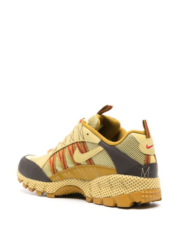 Nike Air Humara low-top Sneakers - Farfetch Nike Air Humara, Swoosh Logo, Light Yellow, Low Top, Patch Logo, Calf Leather, Top Sneakers, Nike Air, Almond