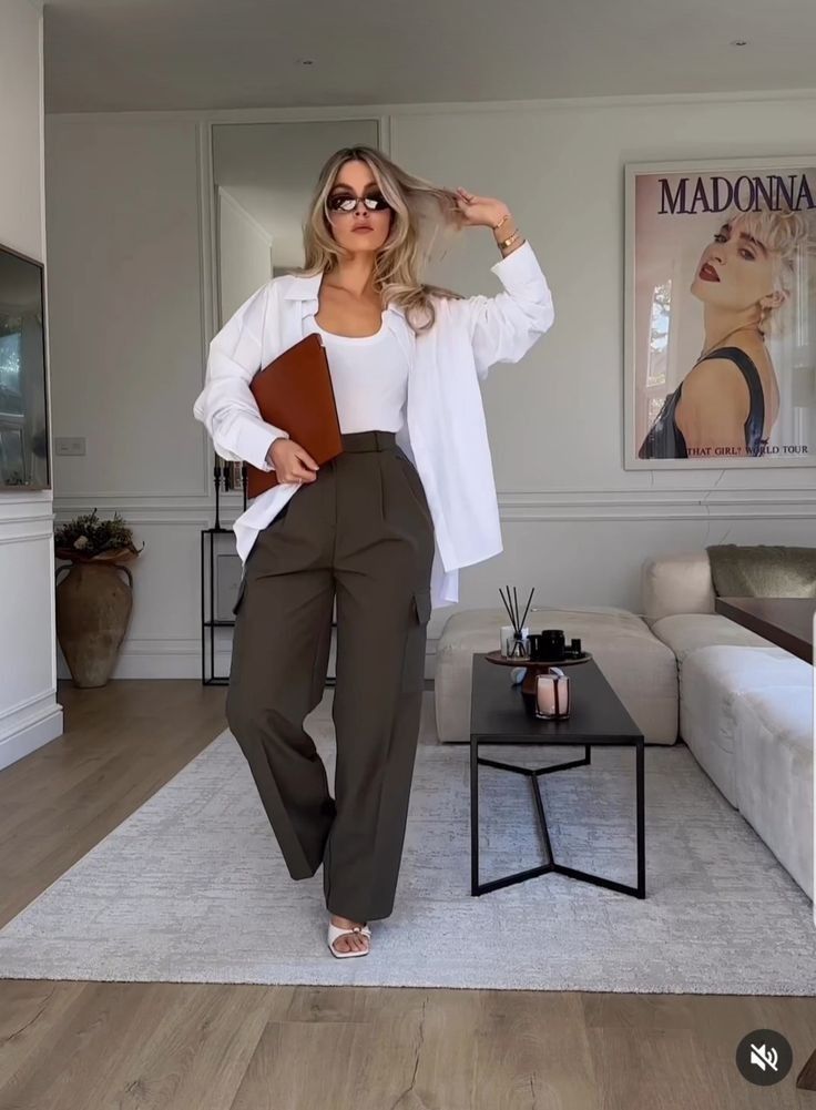 Easy Corporate Outfits, Midsize Office Outfit Summer, Lunch Outfit Ideas Summer Casual, Corporate Attire Women Summer, Neutral Brunch Outfit, Expo Outfit Ideas, Comfy Professional Outfits, Realtor Wardrobe, Baddie Office Outfits