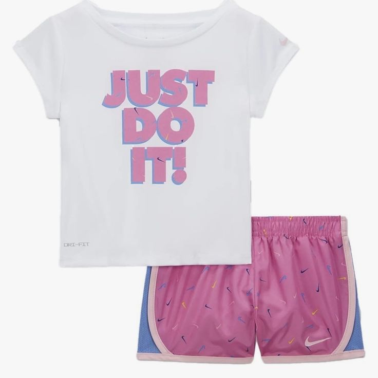 Nwt Bin Sa Sporty White Sets With Graphic Print, Sporty White Graphic Print Sets, White Letter Print Sets For Playtime, White Casual Sports Sets, White Graphic Print Sets For Spring, Playful White Sets For Spring, White Nike Summer Sets, Nike White Summer Sets, Nike Casual White Sets