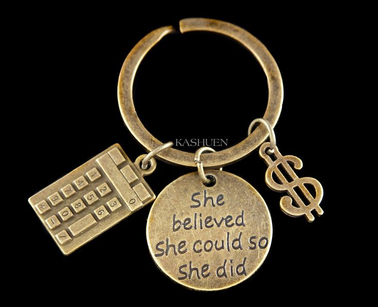 a keychain with the words she belved she could't so she did