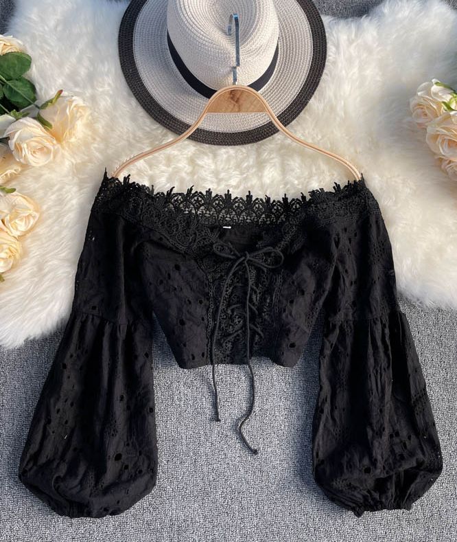 Lace Shirts Aesthetic, Cute Cropped Outfits, Ethereal Aesthetic Outfits Casual, Photographer Aesthetic Outfit, Flowy Blouse Outfit, Black Clothes Aesthetic, Cute Outfits Women, Cute Tops Aesthetic, Lace Clothes