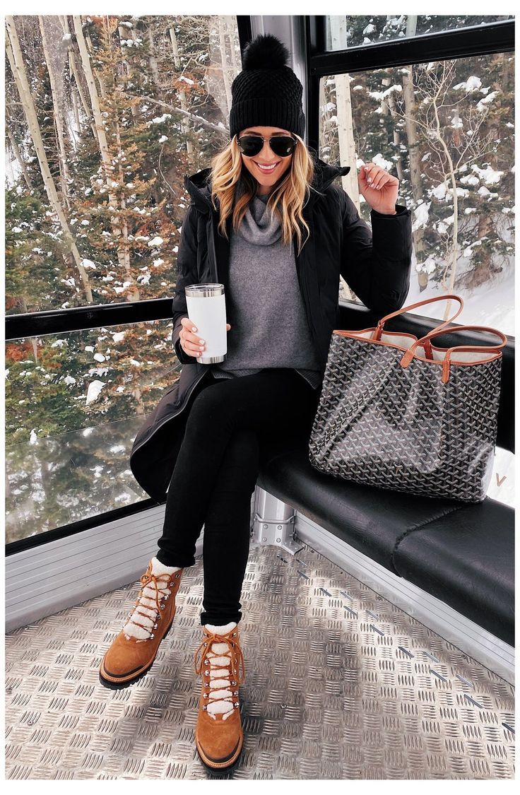 Gear Outfit, Snow Boots Outfit, Mode Au Ski, Winter Vacation Outfits, Ski Trip Outfit, Ski Outfits, Look Winter, Winter Mode Outfits, Colorado Outfits