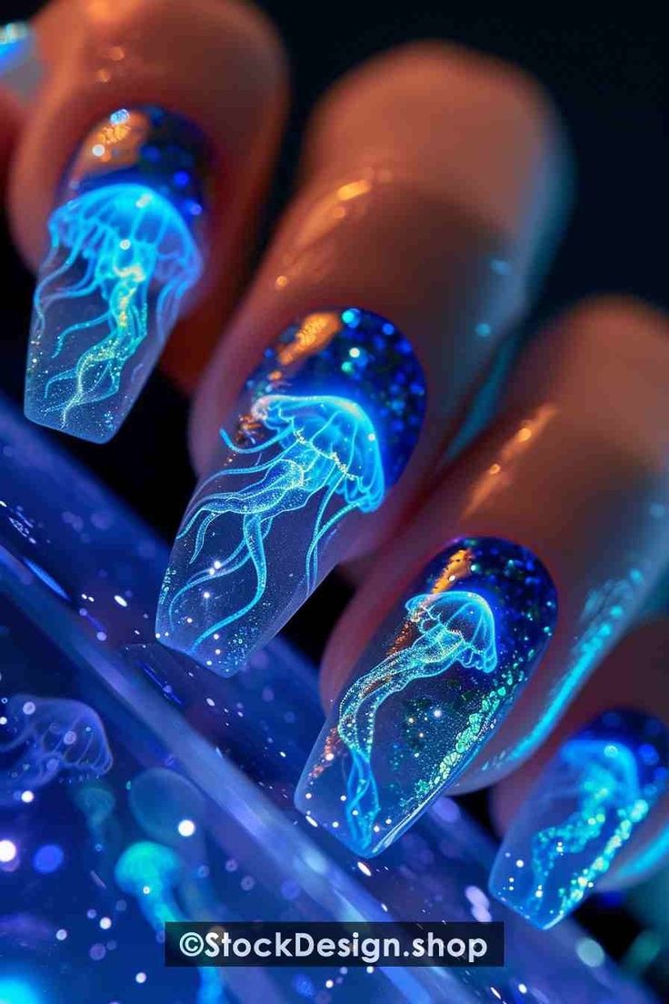 Galaxy Nail Ideas, Manta Ray Nails, Nail Designs Animals, Glow In The Dark Nail Ideas, Nail Art Character Design, Deep Sea Nails, Nails Gel Design Ideas, Stingray Nails, Jelly Fish Nails Art