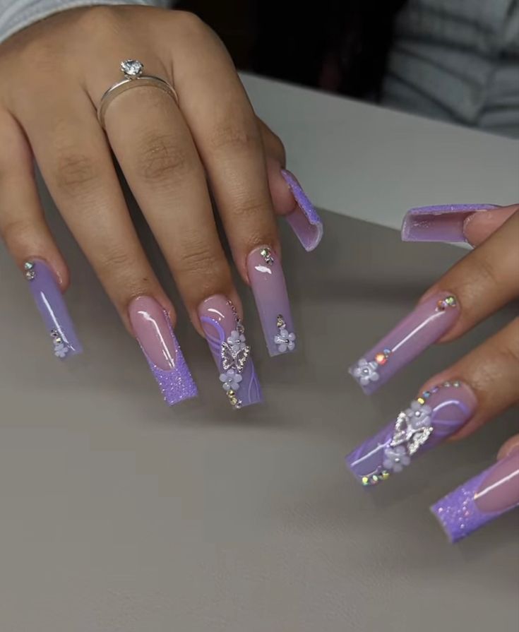 Purple Silver Nails Designs, Latina Nail Designs Purple, Purple Quince Court, Sweet 16 Nail Ideas Purple, Sweet 16 Party Ideas Lavender, White And Purple Nail Designs, Purple Nails For Quince, Lilac Butterfly Nails, Purple And Gold Quince