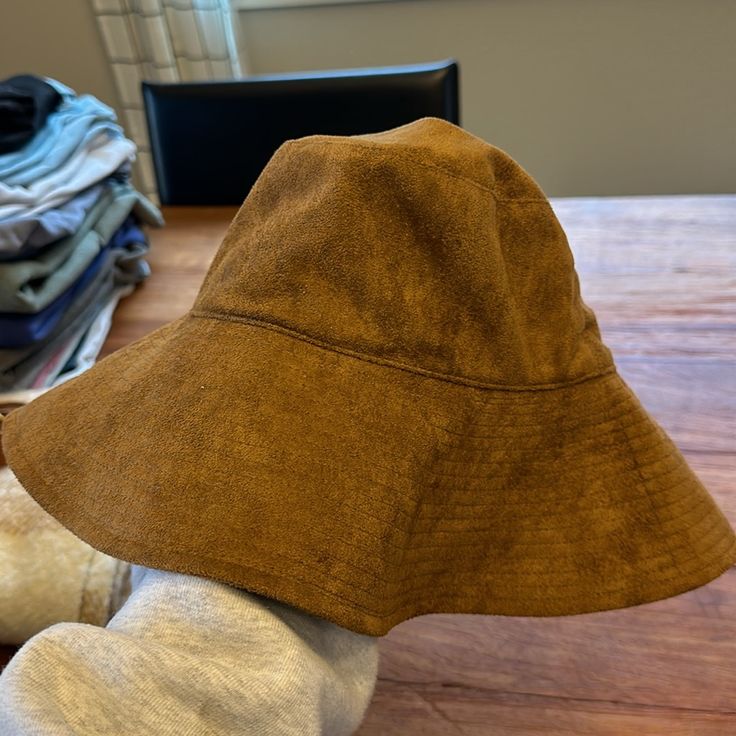 Excellent Condition. Never Worn Adjustable Brown Sun Hat For Fall, Brown Sun Hat For Spring, One Size Fits Most, Brown Sun Hat For Fall, One Size Fits Most, Brown Sun Hat For Spring, Brown Bucket Hat For Fall, Brown Sun Hat With Short Brim For Fall, Brown Brimmed Sun Hat For Fall, Casual Brown Sun Hat One Size, Brown Short Brim Sun Hat For Fall