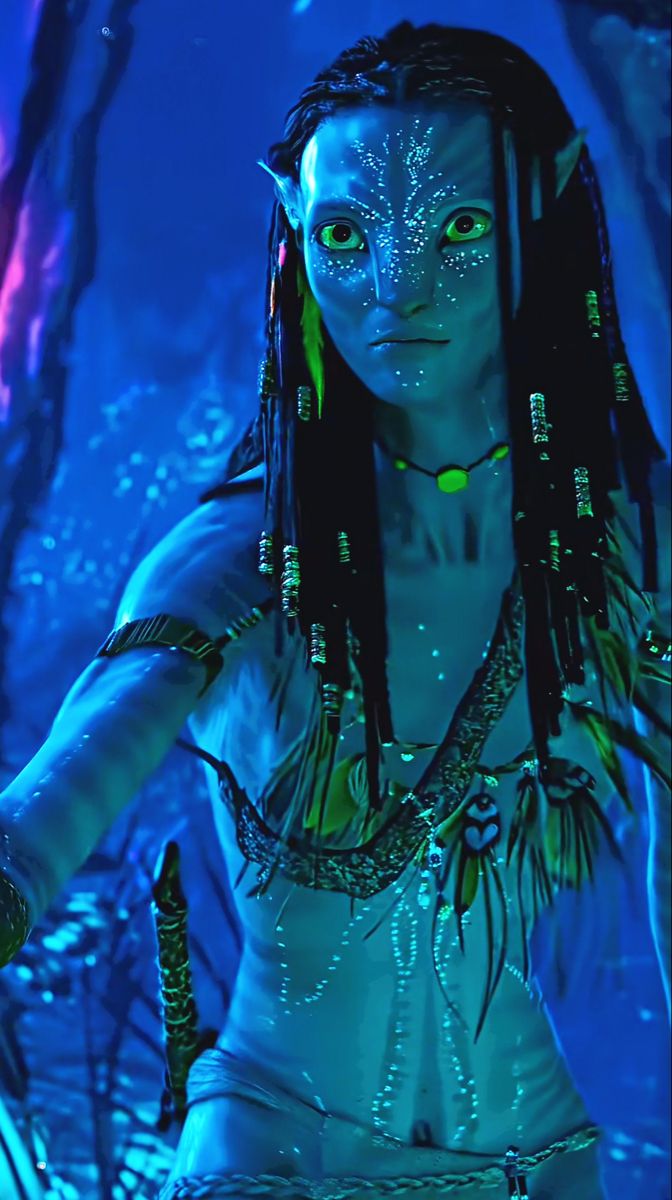 Neytiri edit Avatar Neytiri Aesthetic, Avatar Glowing Forest, Forest Navi Avatar, Avatar Na'vi Clans, Neytiri Hairstyle, Pandora Forest Avatar, Navi Avatar Hairstyles, Avatar Pandora Neytiri, Avatar Forest Pandora