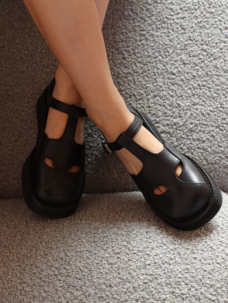 Editor's NotesMOL:pin's shoes can be matched well with girlish and casual stylings.- Voluminous square shaped toe- T-strap with buckle design- Bold chunky heel- Lightweight EVA heelMeasurements(in.)KR size- Size: KR 225MM (US 5.5) - KR 255MM (US 8.5)- Heel height: 1.38 in.Composition & Care- Upper: Cowskin  Lining: Functional Lining- Avoid direct heat and moisture- The leather may have fine scratches and wrinkles- Keep in a dust bagDesigner- by MOL:pin Leather Open Toe Mary Janes With Buckle Closure, Black Flat Heel Mary Janes For Summer, Leather Mary Janes With Buckle Closure And Open Toe, Trendy Black Flat Heel Mary Janes, Black Leather Mary Janes For Summer, Casual Leather Mary Janes With Platform, Summer T-strap Mary Janes With Buckle Closure, Trendy Black Mary Janes For Spring, Black Open Toe Mary Janes