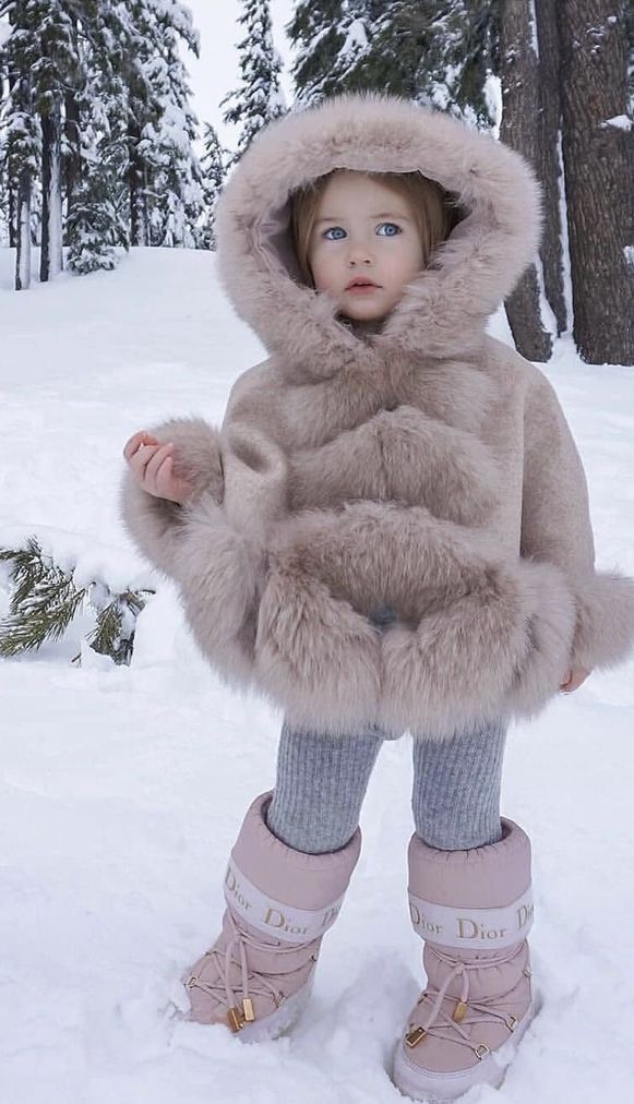 Dyosa Queen G Maya Diab, Princess Cape, Poncho Winter, Girls Winter Outfits, Fur Poncho, Girls Outwear, Kids Winter Outfits, Warm Shawl, Girls Fleece