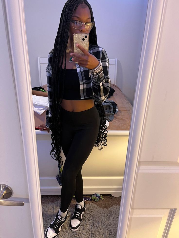 Flannel Outfits Black Women, Sweatpants And Flannel Outfit, Flannel And Leggings Outfit, Black Flannel Outfit, Sweatpants And Flannel, Flannel And Leggings, Outfits Black Women, Grey Tights, Flannel Outfits