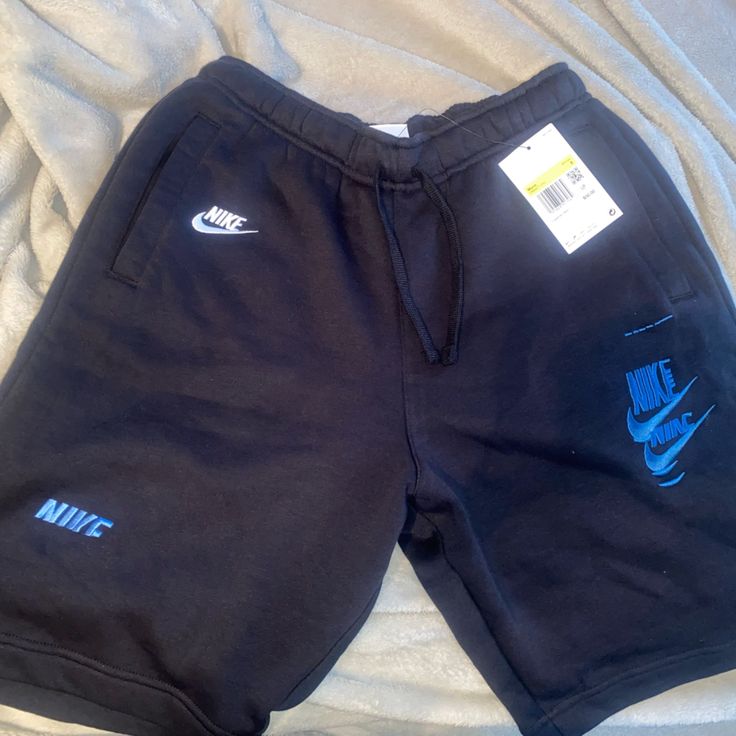 Brand New Sz Small Casual Fleece Shorts With Pockets, Casual Fleece Sports Shorts, Blue Fleece Sporty Bottoms, Casual Blue Fleece Bottoms, Nike Blue Fleece Bottoms, Nike Blue Casual Bottoms, Nike Blue Bottoms For Leisure, Nike Blue Shorts For Streetwear, Nike Blue Leisure Bottoms