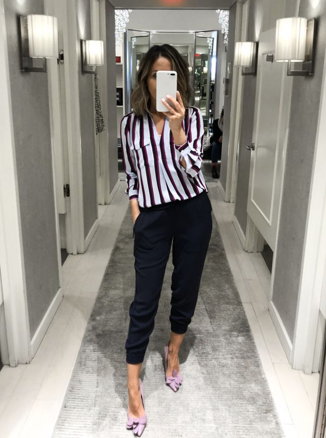 Dressing Up Joggers Outfits, Jogger Pants Outfit Dressy, Cute Outfits Dressy, Joggers Outfit Women, Teacher Fashion, Jogger Pants Outfit, Office Casual Outfit, Look Formal, Fitting Room