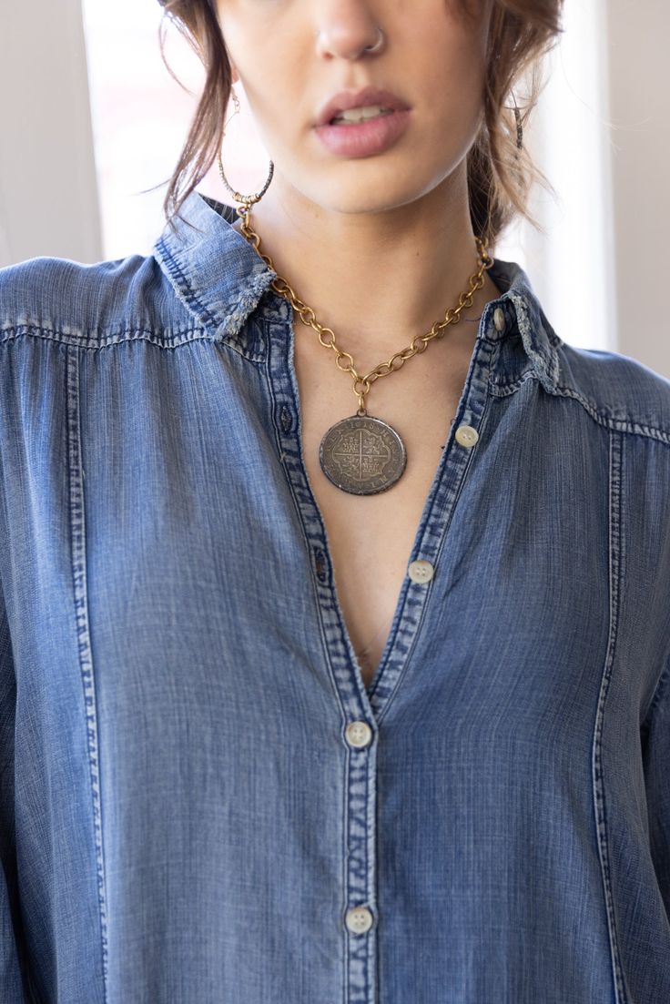 Absolutely stunning handsoldered Mexican statement coin with two-sided detail on matte gold chunky adjustable chain. -17” adjustable chain Turquoise Jewelry Outfit, Casual Stylish, Jewelry Outfit, Short Necklace, Stylish Fashion, Matte Gold, Turquoise Jewelry, Vintage Designs, Casual Style