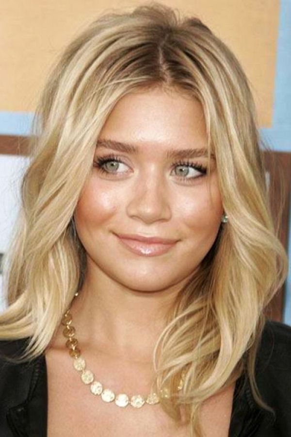 Medium Length Loose Waves Medium Length Blonde Hairstyles, Cute Shoulder Length Haircuts, Haircuts For Girls, Kids Haircuts, Trendy Haircuts Medium, Medium Length Blonde Hair, Medium Length Blonde, Blonde Hairstyles, Easy Hairstyles For Medium Hair