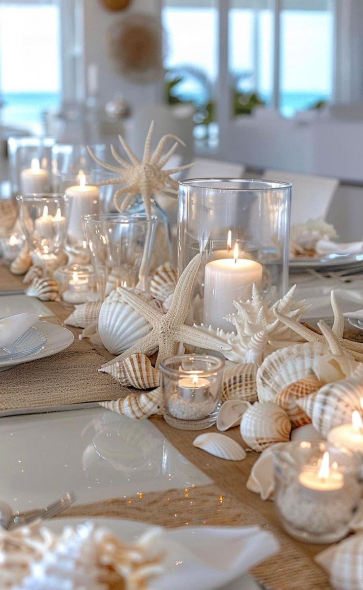 Coastal Christmas Dining Table Decor, Beach Christmas Table Decor, Beach Theme Table Setting, Boho Beach Bridal Shower Ideas, Coastal Wedding Tablescape, Decoration Theme Marin, Beach Wedding Diy, Coastal Dining Room Decor, Coastal Wedding Centerpieces