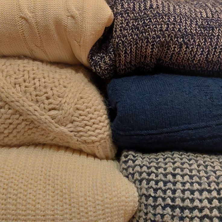 Cozy Winter Sweater Aesthetic, Blue Sweaters Aesthetic, Navy Blue And Cream Aesthetic, Navy Blue Fall Aesthetic, Fall Blue Aesthetic, Cozy Blue Aesthetic, Blue Cozy Aesthetic, Warm Blue Aesthetic, Blue Cream Aesthetic