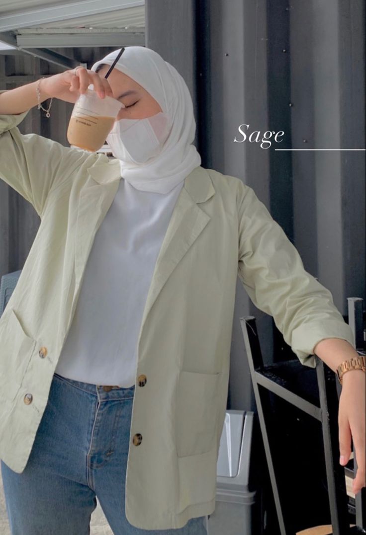 Hijab Minimalist Style, Fesyen Islam, Rok Outfit, Street Hijab Fashion, Mode Turban, Modern Hijab Fashion, Muslim Outfits Casual, Muslim Fashion Hijab Outfits, Hijab Style Casual