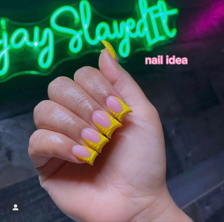 Acrylic Nails Yellow, Short Coffin Nails Designs, Yellow Nails Design, Beauty Hacks Nails, Acrylic Toe Nails, Hard Nails, Drip Nails, Colored Acrylic Nails, French Tip Acrylic Nails