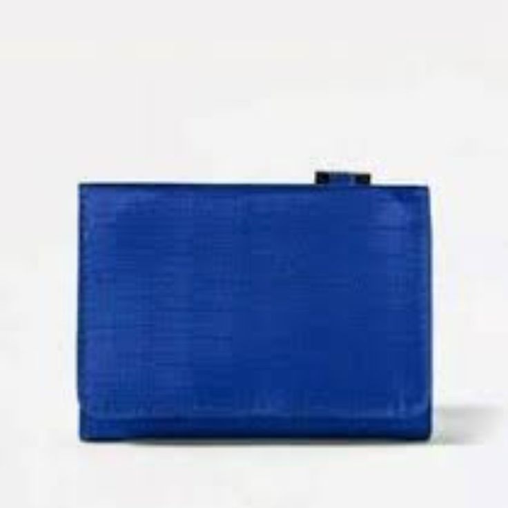 Blue Men’s Trifold Goodfellow Hook And Loop Wallet Bill Compartment, Credit Card Pockets, Id Pocket, Driver's License Pocket Fold Closure Is A Great To Go Piece Trifold Included: 1 Wallet Material: 100% Polyester Color: Blue Dimensions: Wallet: 4.5 (Length) X 3.3 (Width) X 1.3 (D) (11.43cm X 8.38cm X 3.3cm) Washing: Spot Or Wipe Clean Blue Casual Wallets With Rfid Blocking, Casual Blue Wallets With Rfid Blocking, Casual Blue Rfid Blocking Wallets, Blue Business Wallet With Coin Pocket, Casual Blue Bifold Wallet, Blue Trifold Wallet With Card Slots, Blue Trifold Wallet With Card Slots For Business, Blue Rectangular Trifold Wallet With Coin Pocket, Accessories Blue