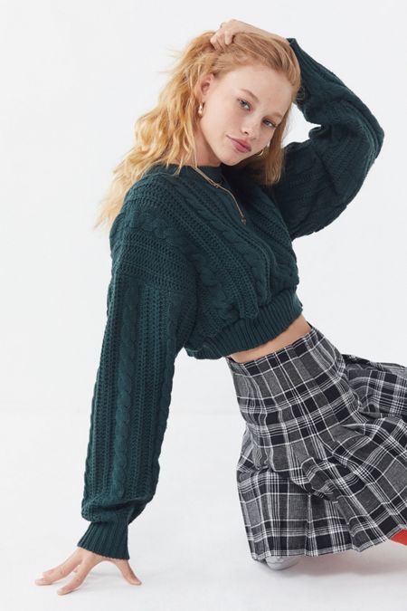 Cropped Chunky Sweater, Chunky Cropped Sweater Outfit, Cropped Sweater And Skirt, Baggy Cropped Sweater, Crop Tops Sweaters, Cute Cropped Sweaters, Crop Knit Sweater Outfit, Crop Pullover Outfits, Cropped Sweater Over Dress