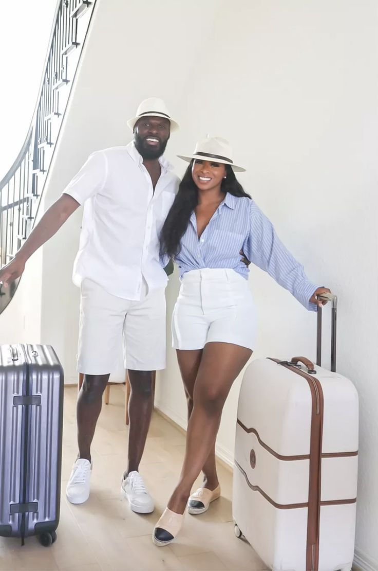 Husband And Wife Outfits, Vacation Outfit Inspiration, Black Couple Outfits, Weekend Getaway Outfits, Couples Matching Outfits Swag, Couple Outfits Matching, Striped Boyfriend Shirt, Couple Matching Outfits, Cute Vacation Outfits