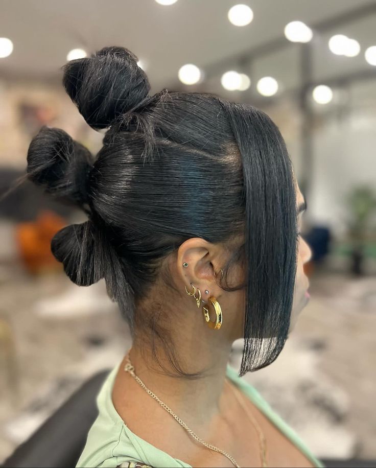 Slick Updo Hairstyles Black, Black Woman Bun Hairstyles, No Part Bun, Natural Hair Blowout, Grease Hairstyles, Silk Press Natural Hair, Hair Magazine, Editorial Hair, Blowout Hair