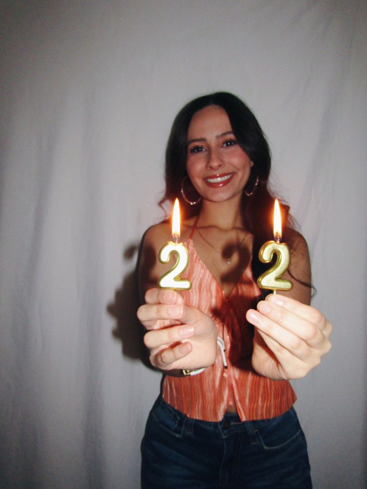 Birthday photo, 22nd birthday, photoshoot, diy, camera, photography, candles, candle picture, birthday ootd, birthday inspiration Birthday Social Media Post Ideas, 22birthday Photo Shoot, Simple Birthday Picture Ideas At Home, 22nd Birthday Picture Ideas, 21st Birthday Ideas Photo Shoots At Home, 22 Birthday Picture Ideas, Birthday 22 Photoshoot Ideas, 20 Candles Birthday, Diy Bday Photoshoot At Home