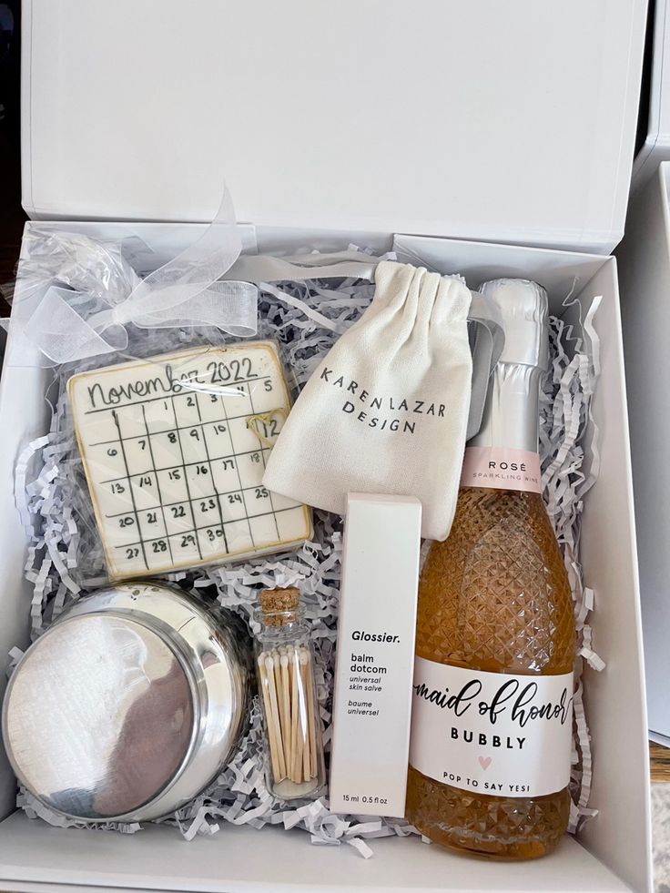 Gift Box, Bride Bach Party Favors Bridesmaid Gifts, Bridesmade Baskets, Classy Bridesmaids Gifts, Will You Be My Groomsmen Ideas, Bridesmaid Package Ideas, Simple Bridesmaid Box Ideas, Bridesmaid Proposal Jewelry Case, Bridesmaid Proposal Candles, Bridesmaid Box Ideas Packaging