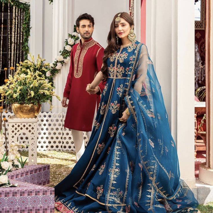 Valima Outfit, Lehenga For Party, Blue Bridal Lehenga, Sadaf Fawad Khan, Fawad Khan, Golden Embroidery, Heavy Dresses, Bride Photography Poses, Pakistani Party Wear