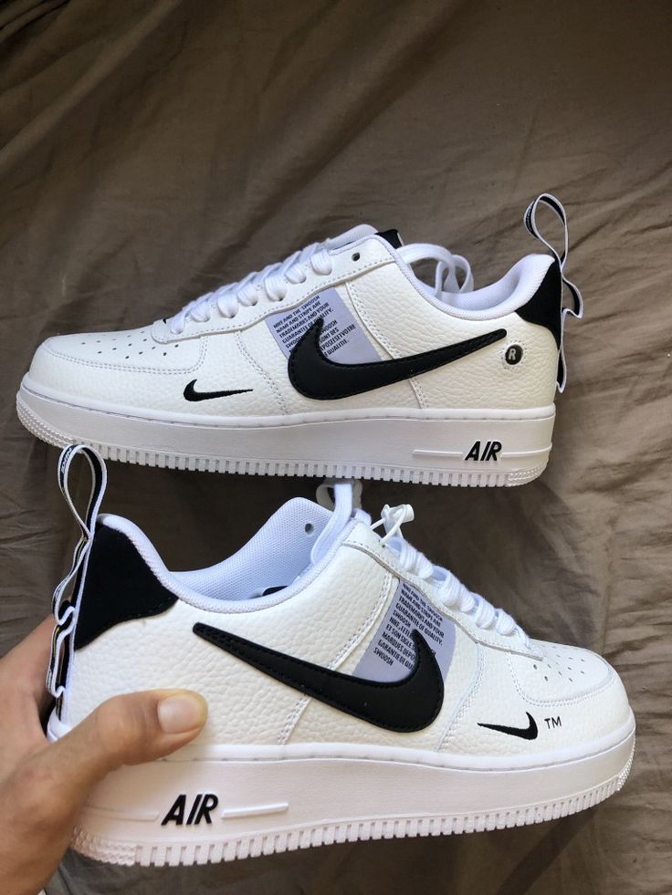 Hype Shoes Women, Zapatillas Nike Air Force, Tenis Air Force, Nike Tenis, Air Force 1s, Trendy Shoes Sneakers, White Nike Shoes, Nike Shoes Girls, Basket Style