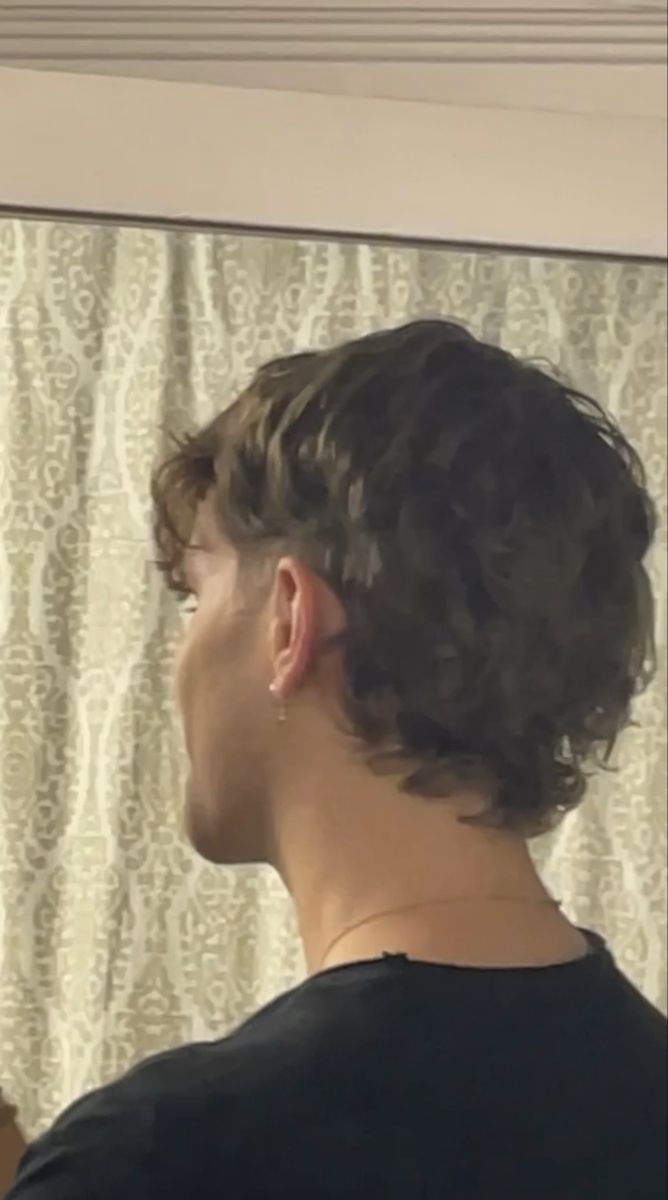 Jay Jo Hairstyle from Windbreaker - Mullet Trendy Mullet Men 2022, Jay Jo Haircut Men, Back Of Mullet Men, Nice Mullet Men, Modern Mullet Fade Mens, Modern Mullets Male, Cute Guy With Mullet, Neat Mullet Men, Cool Mullets Men