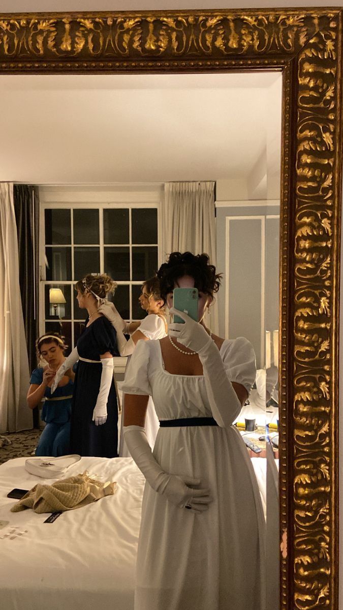 Pride And Prejudice Dress, Bridgerton Ball, Bridgerton Party, Halloween Costumes 2022, Jane Austen Inspired, Hotel Los Angeles, Cottagecore Dresses, Regency Gown, Ball Aesthetic