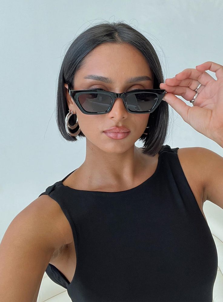 The Octavia Sunglasses Black Fall Sunglasses, Cat Eye Shape, Chic Sunglasses, Black Frames, Online Shop Accessories, Fleece Dress, Eye Shape, Sweatshirt Set, Cool Sunglasses