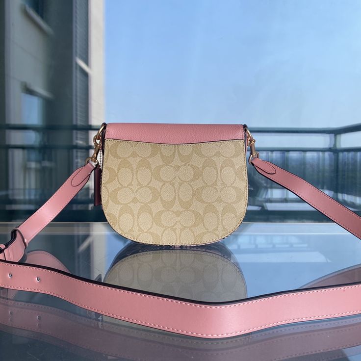 Ole ladies classic logo canvas KLEO No. 17 shoulder bag autumn and winter new product luxury and noble

Size 17/15.5/6 High-end Crossbody Shoulder Bag With Leather Handles, Luxury Pink Coated Canvas Shoulder Bag, High-end Leather Handled Crossbody Shoulder Bag, High-end Leather Handle Crossbody Shoulder Bag, Beige Signature Coated Canvas Shoulder Bag For Travel, Beige Shoulder Bag In Signature Coated Canvas For Travel, High-end Coated Canvas Shoulder Bag, Luxury Canvas Shoulder Bag With Detachable Strap, Beige Monogram Canvas Shoulder Bag With Adjustable Strap