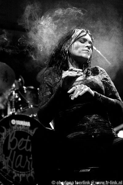 Beth Hart | Joe Bonamassa, Dr ... Beth Hart, Bb King, Joe Bonamassa, Women Of Rock, Music Station, Contemporary Music, Blues Music, Blues Rock, Performing Arts