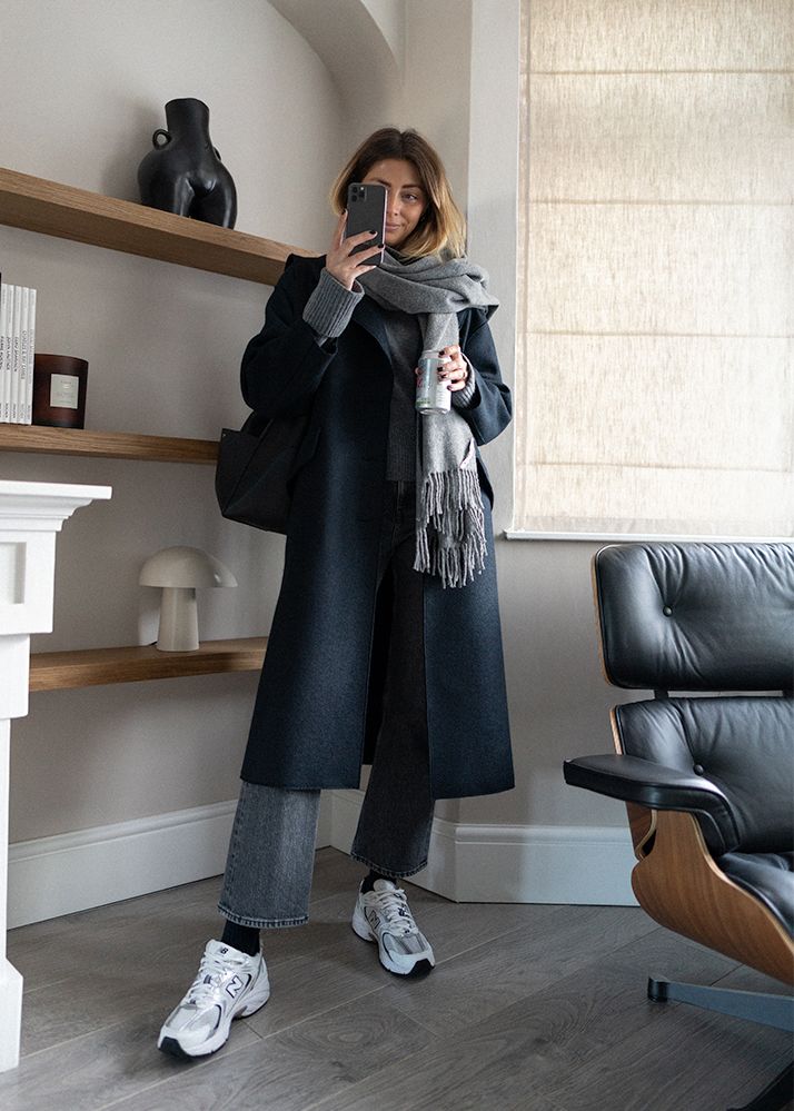 New Balance 530 Outfit, Emma Hill, Chique Outfit, New Balance Style, New Balance Outfit, Winter Outfit Inspiration, Mode Casual, Outfit Trends, Coat Outfits