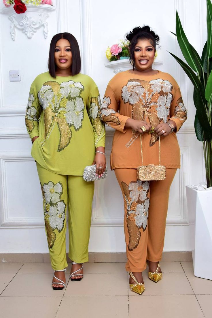 Palazzo And Shirt, Palazzo Trouser And Top, Trouser And Top, Outfits Trousers, Bas Large, Children Wears, Slacks Outfit, Golden Fashion, Beaded Jumpsuit