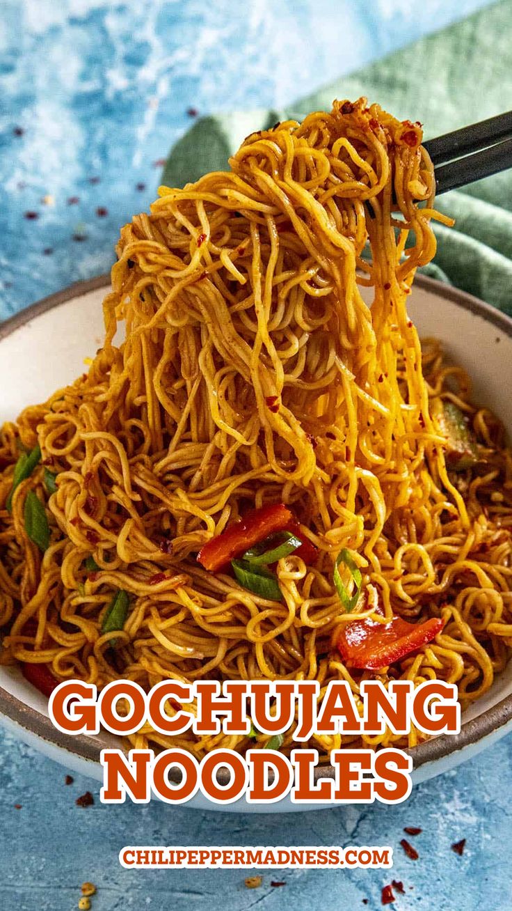 Gochujang Noodles looking yum Gochujang Noodles With Chicken, Mild Spicy Recipes, Korean Pork Noodles, Spicy Vermicelli Noodles, Gochujang Ramen Noodles, Noodles With Gochujang, Korean Stir Fry Noodles, Delicious Spicy Food, Easy Gochujang Noodles