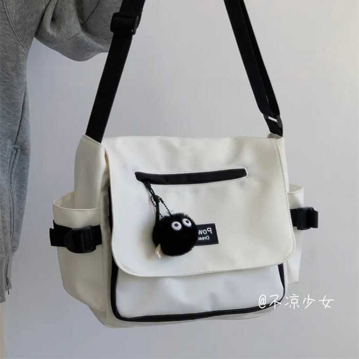 Bag Size: length 32cm*heigth 27cm*width 14cm (1-2cm erros) Material: Nylon Use: Shoulder Bag/Crossbody Bags/Messenger Bag/Satchels/Bolso Mujer Side Bags For Women Handbags, Simple Crossbody Bag Pattern, Collage Bag, Collage Student, Japan Bag, Cute Hand Bags, Side Bags For Women, Japanese Bag, Shoulder Bags For School