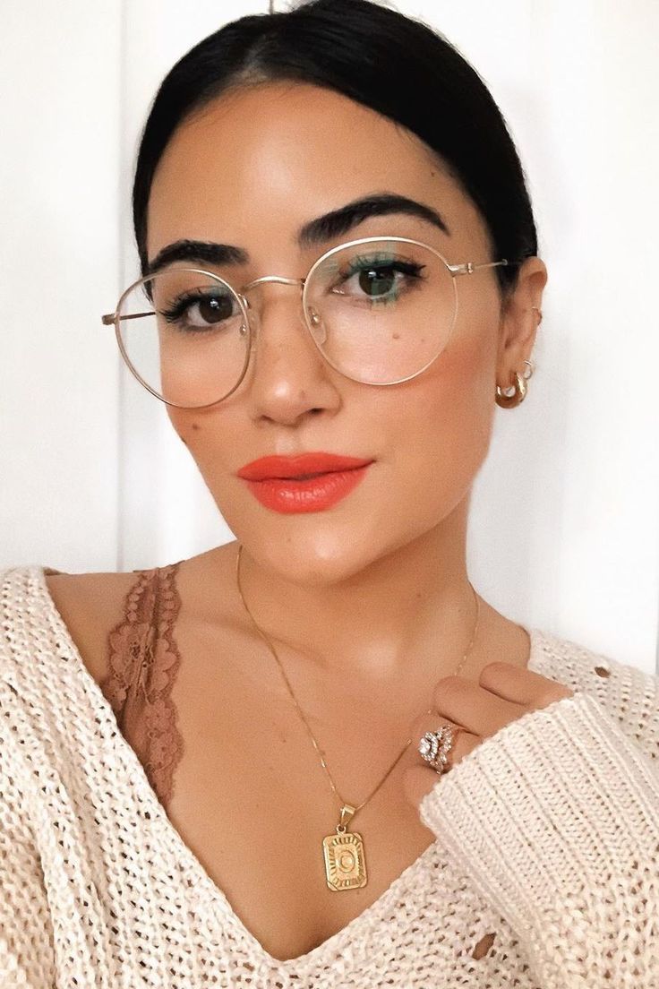 All in the details ✨ @kristaperez dazzling our feed with delicate gold accessories and lightweight metal frames. Our Sepulveda round glasses look great as smart eyeglasses or style-savvy sunglasses. Made with gold-toned stainless steel, Sepulveda features delicate detailing around the rims and temple arms. #WomensEyeglassesFrames #WomensSunglassesFrames #WomensFallFashionOutfits Zenni Optical Glasses Woman, Zenni Optical Glasses, Optical Glasses Women, Gold Glasses Frames, Round Metal Glasses, Glasses Woman, Classy Glasses, Autumn Fashion Women Fall Outfits, Sugar Love