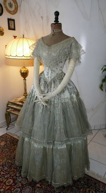 1800 Dresses Victorian, 1800s Dresses Victorian, 1800s Ball Gown, 1800 Dresses, 1800s Dresses, Victorian Ball Gowns, Victorian Era Dresses, Victorian Gown, Vintage Ball Gowns