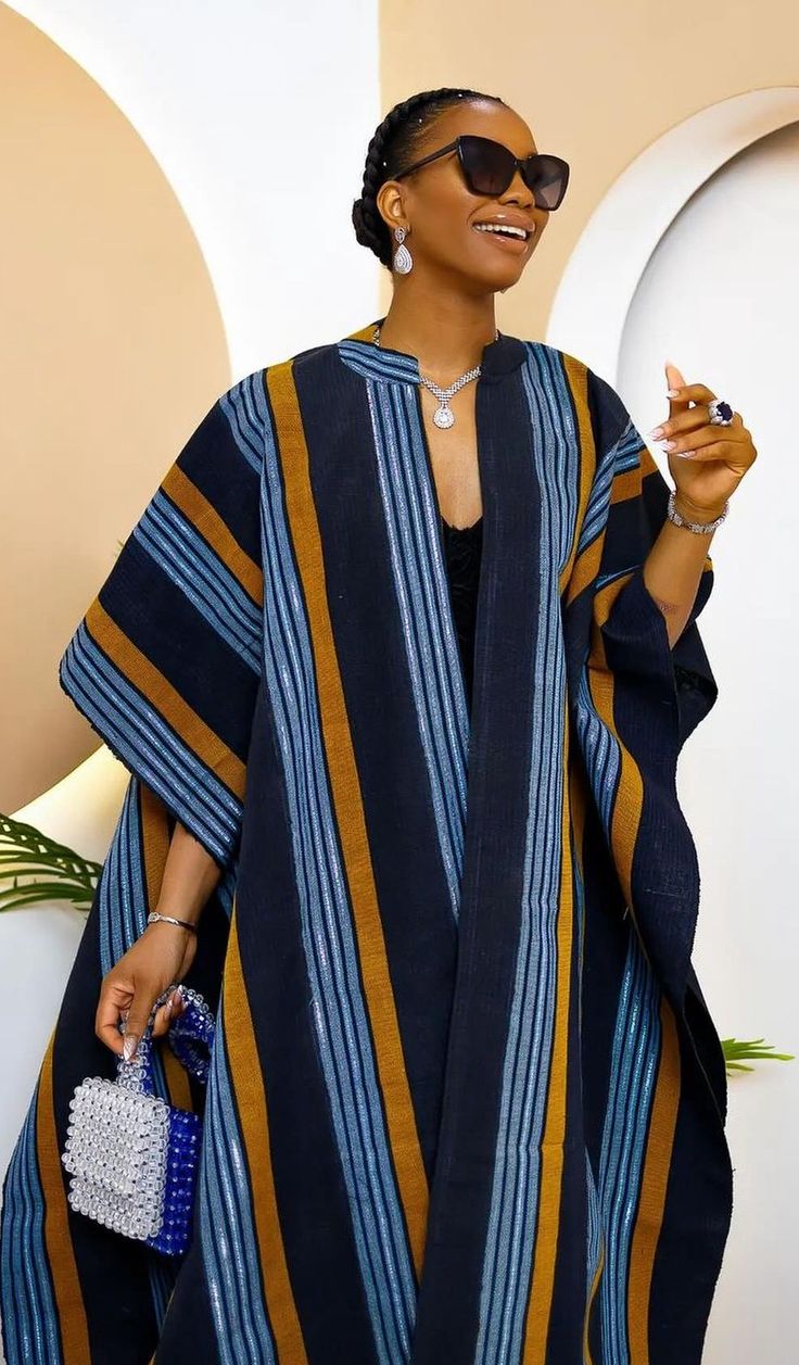 Short Boubou Styles For Women, Outfits For Dubai, Casual Ankara Styles, Adire Dresses, Mali Fashion, African Outfits For Women, Adire Styles, Kaftan Design, African Designers