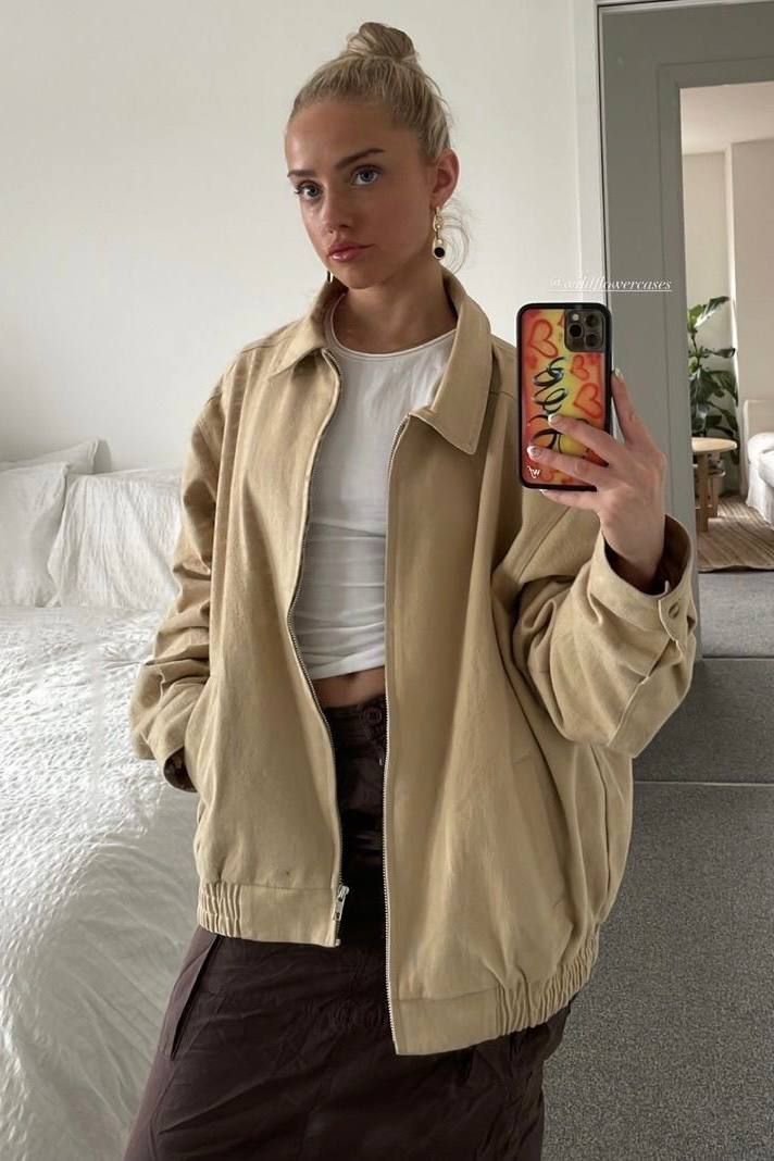 Harrington Jacket Outfit, Milan Outfits, Jacket Outfit Women, Daily Outfit Inspiration, Harrington Jacket, Jacket Outfit, Pinterest Outfits, Autumn Outfit, College Outfits