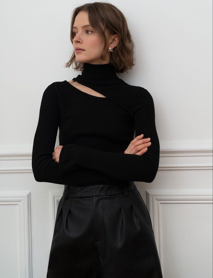 Zara Spring, Ribbed Turtleneck Top, Pixie Market, Winter Must Haves, Cut Out Top, Ribbed Turtleneck, Turtle Neck Top, Outfits Casuales, Neck Shirt